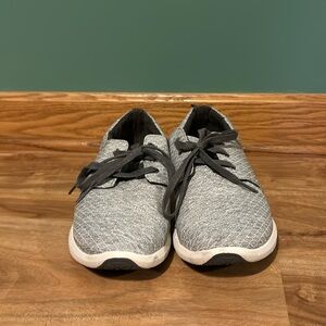 Tom’s 8.5 Women’s Grey Sneaker